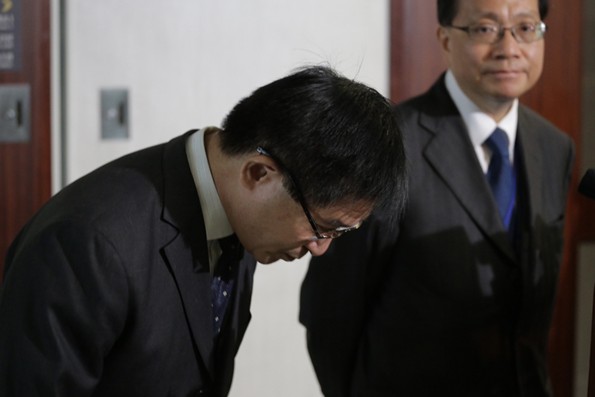 港海事处调查改运房局负责张炳良称绝不黑箱作业