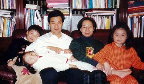 ������׹�����Ӣ���׽ڷ�������Ů�ദ֮����ͼ��