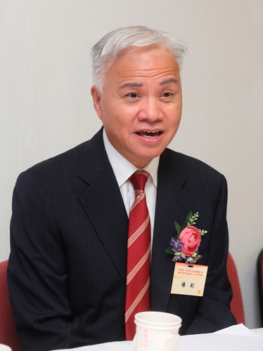 杨钊寄语香港年轻人:延续中国情,实现中国梦