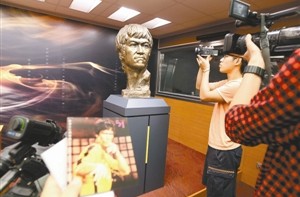 ����Ļ�����ݽ����м�����С��չ��ͼ��