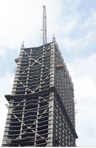 ���ݹ����ض�������3���˲�ж��Ӵ�58¥����