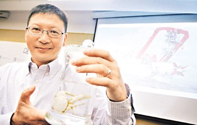 港专家谈乘蛟龙号奇妙旅程采万年海绵研抗癌新药