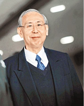 香港前政务司长许仕仁被财物公司追债逾300万(图)