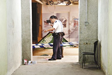 香港一对男女趁家人熟睡跳楼身亡警方查内情(图)