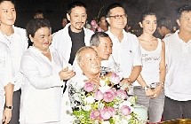 泰国“白龙王”病逝余文乐等港台众明星哀悼(图)