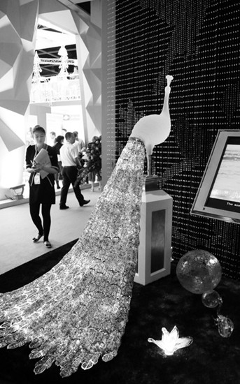 LED孔雀灯亮相香港国际秋季灯饰展(图)