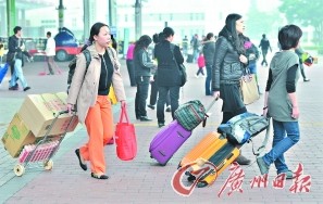 观察:追求精致生活广州人赴港购物爱上打酱油