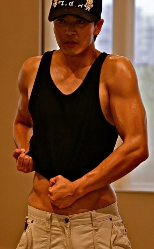 陈晓东大秀人鱼线粉丝大赞正能量男神图