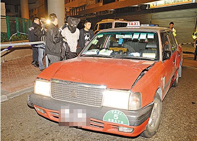 港上演警匪飞车追逐战警方追百公里擒偷车男子