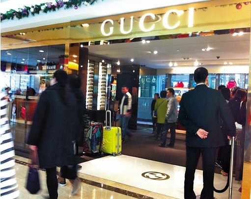 香港部分奢侈品价格相当于内地5.4折