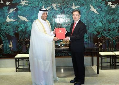 外交部驻港特派员宋哲会见卡塔尔首任驻港总领事