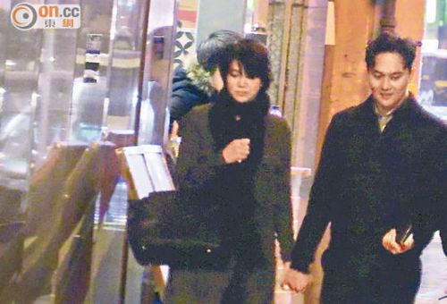 ������Ԭӽ����ǰ����ʮָ����Լ����ۣ�ͼ��