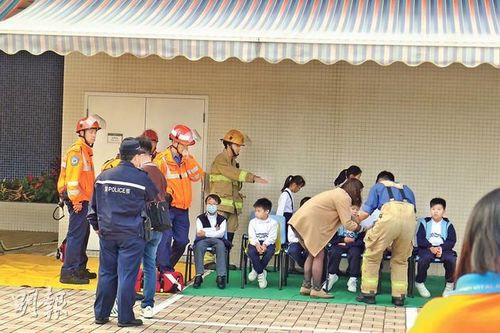 香港一学校泵房爆炸冒烟34名学生送医(图)
