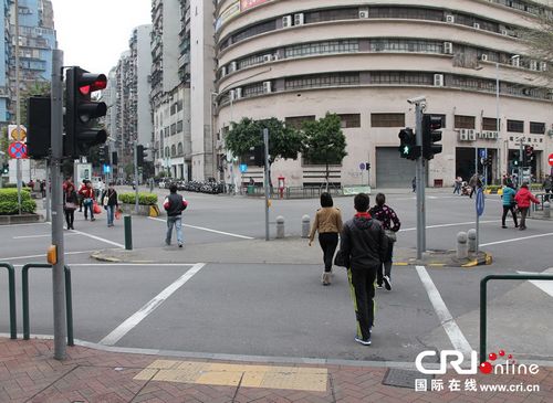 澳门安装电子发声信号设备辅助视障人士过马路
