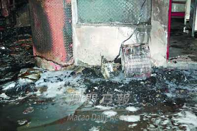 车尾两处火头波及码头外墙澳门一货车疑遭纵火