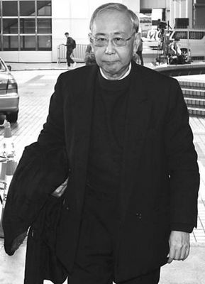 香港开审“最大贪污案”被告表情轻松全不认罪