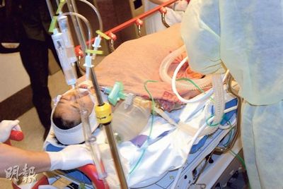 港护老院六旬老翁疑看电视起争执买刀斩伤院友