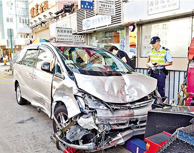 ���Ӽݳ���ײ����ʿ���˿��Ͱ�Ԫ��·�˱���