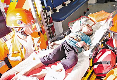 香港发生夺命火灾一家五口3死2伤(图)