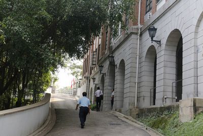 港岛山顶发生盗窃案官员宿舍痛失家传玉器