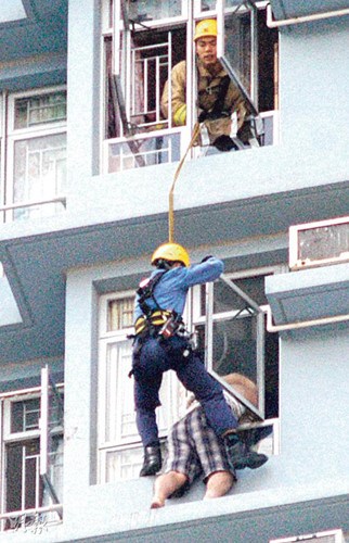 ����Ա�����콵������ͼ��¥���ӣ�ͼ��