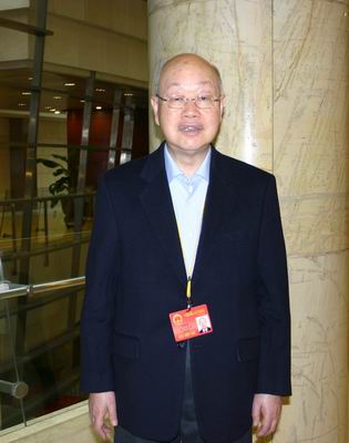 澳门报人李鹏翥追悼会今举行陈茗屋挽联表哀思