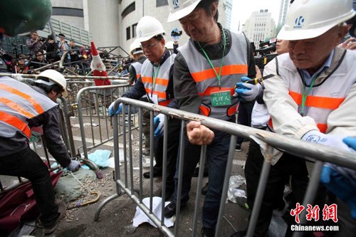 香港警方全面清障行动展开有足够警力协助