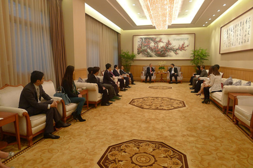 �⽻��פ���Ÿ�����Ա������ţ������Э�᳤