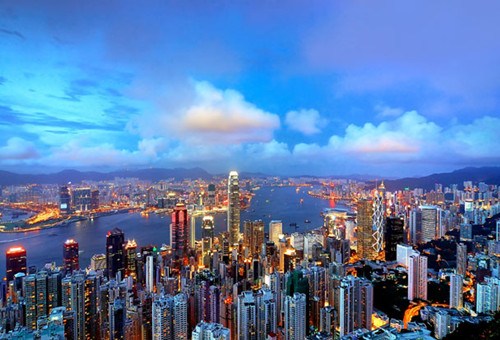 港股大涨带火楼市内地投资者扎堆疯抢香港豪宅