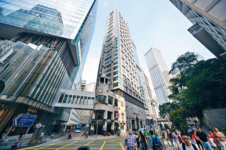 胡应湘夫妇“天价”卖出中环一商夏赚1.4亿港元