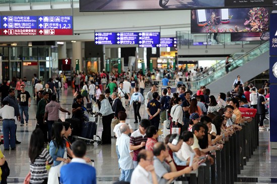 香港旅发局推“亿元礼”入境旅客可在机场抽大奖