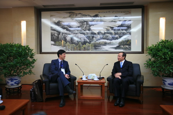 ����Ժ�۰İ츱���Σ�ϣ��������ķ������ͨ��