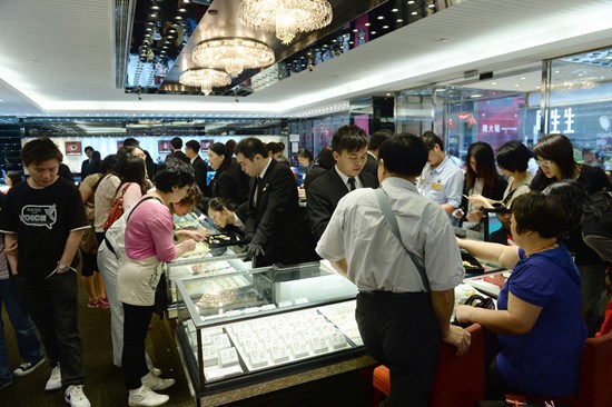 香港零售业步入衰退业界担忧影响70万人饭碗