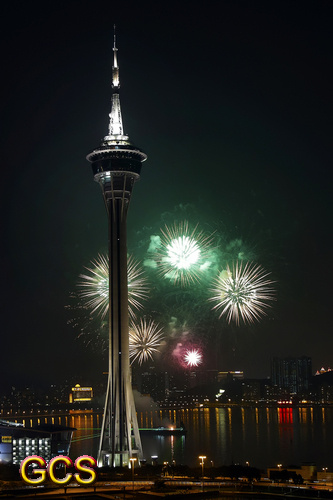 法奥烟花点缀澳门中秋夜空(图)