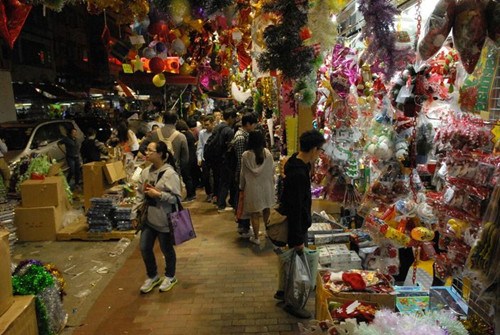 香港圣诞市道有喜有悲零售减价生意增(图)