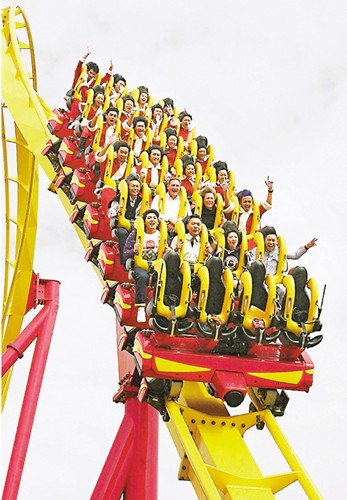 香港海洋公园过山车出现故障幸无人受伤(图)