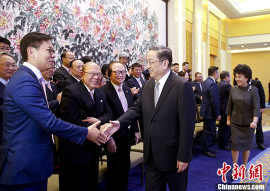 俞正声会见香港潮州商会参访团