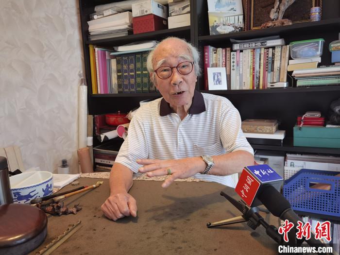 香港93岁书法家梁灼：墨苗一棵育“墨林”