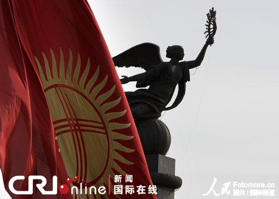 ������˹˹̹�Ƶ�������Ů���񡱳��䲻�飨ͼ��