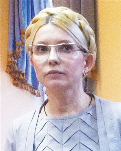 �ڿ���ǰ��Ů���������������ʮ������ͼ��