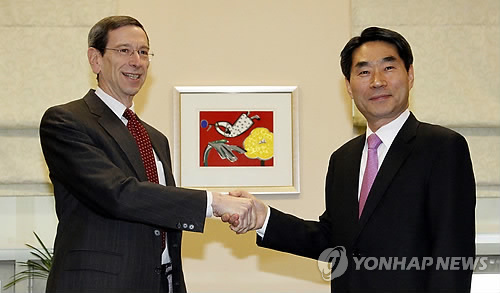 韩美两国就分阶段减少伊朗原油进口达成共识