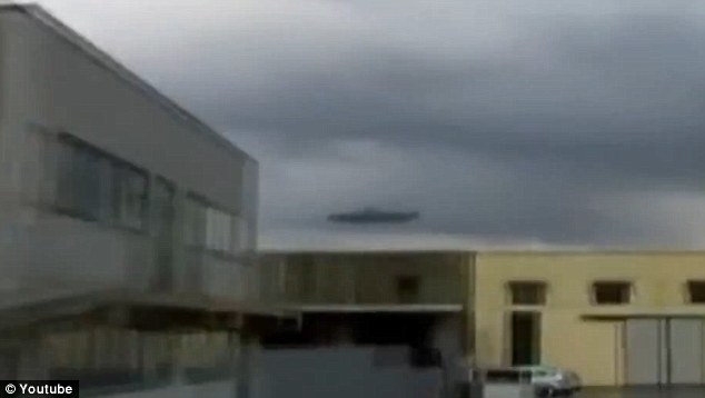 网现UFO降临美国罗斯维尔网友质疑真假(组图)(4)