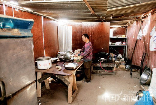 29名中国工人苏丹惊魂11天:曾遭轰炸昼夜行军(3)