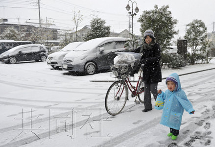 日本首都圈降下大雪已造成39人因跌倒等送医