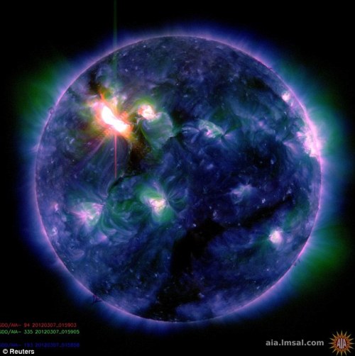 NASA公布太阳风暴精彩照片展现另类太阳(组图)
