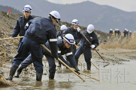 日本宫城警方投入500警力再次搜寻震灾失踪人员