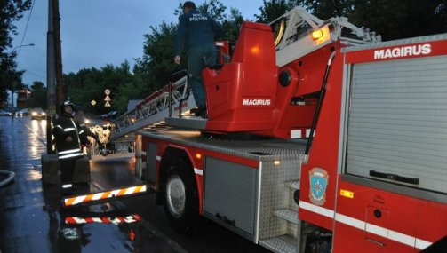 莫斯科一处市场凌晨突发大火已致12人死亡(图)
