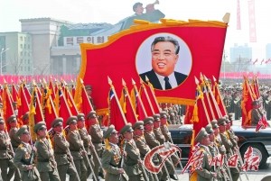 朝鲜阅兵金正恩首次公开讲话无人机亮相(组图)(2)
