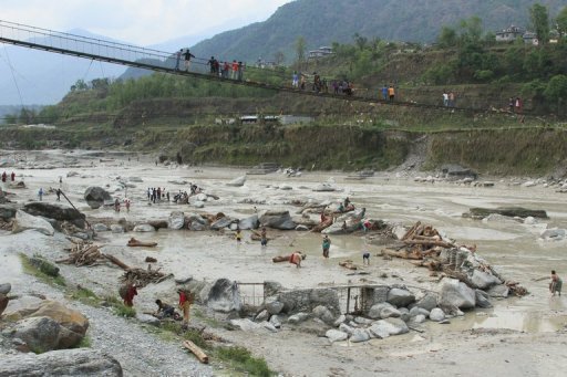 尼泊尔西部降雨引发山洪17人死亡47人失踪(图)