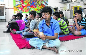印度流浪儿“开”银行国内外设300多家分行